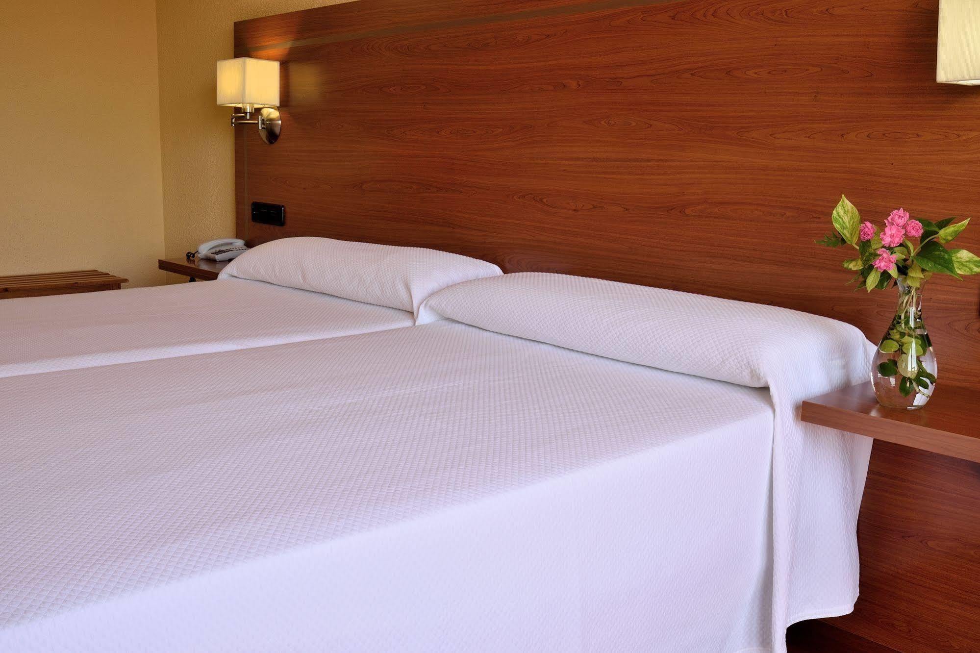 Hotel Mari Carmen Guadix Luaran gambar
