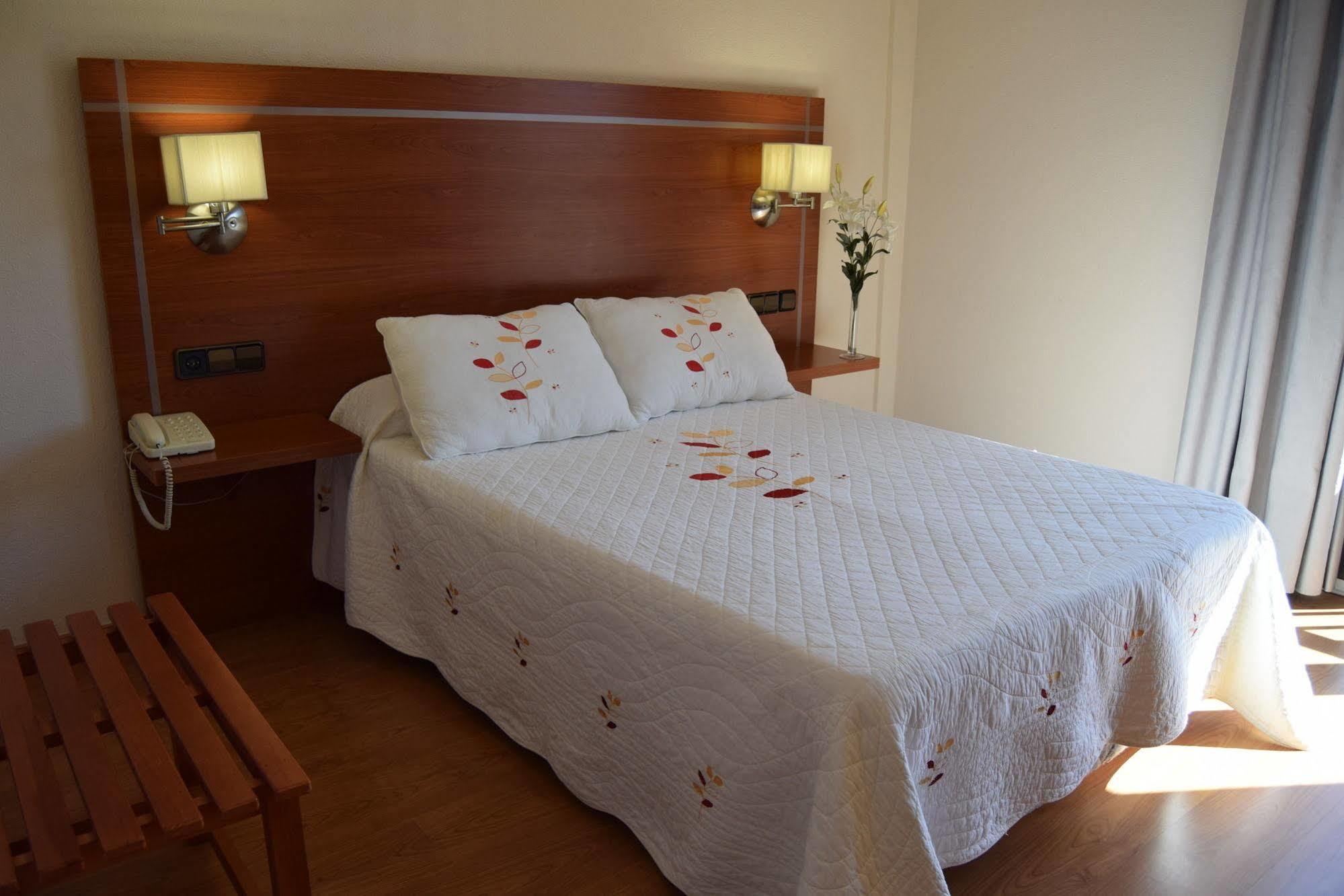 Hotel Mari Carmen Guadix Luaran gambar